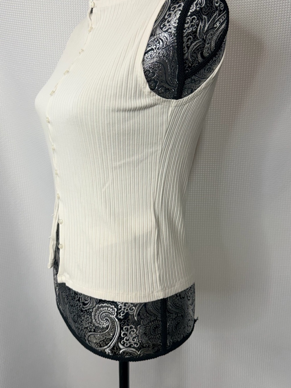 Abercrombie & Fitch Cream Ribbed Button-Front Tank - Picture 5 of 14